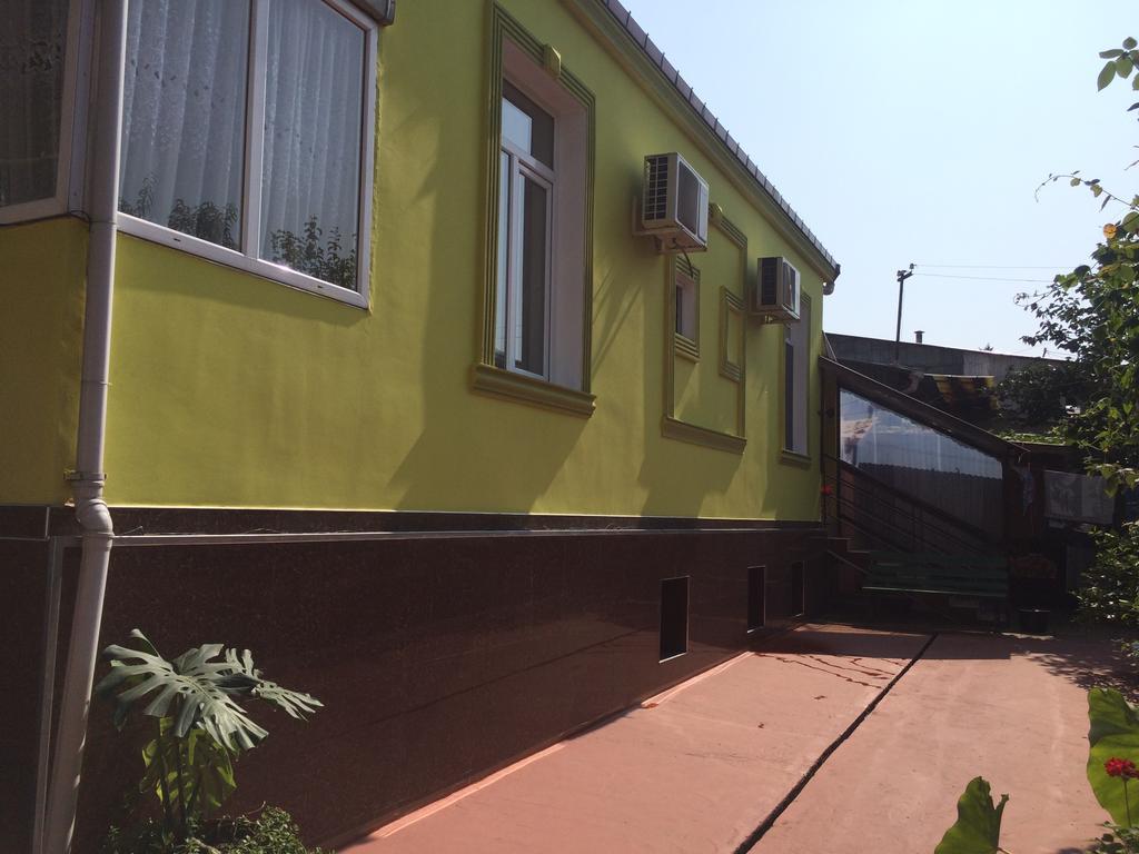 Guest House Nadejda Batumi Zewnętrze zdjęcie