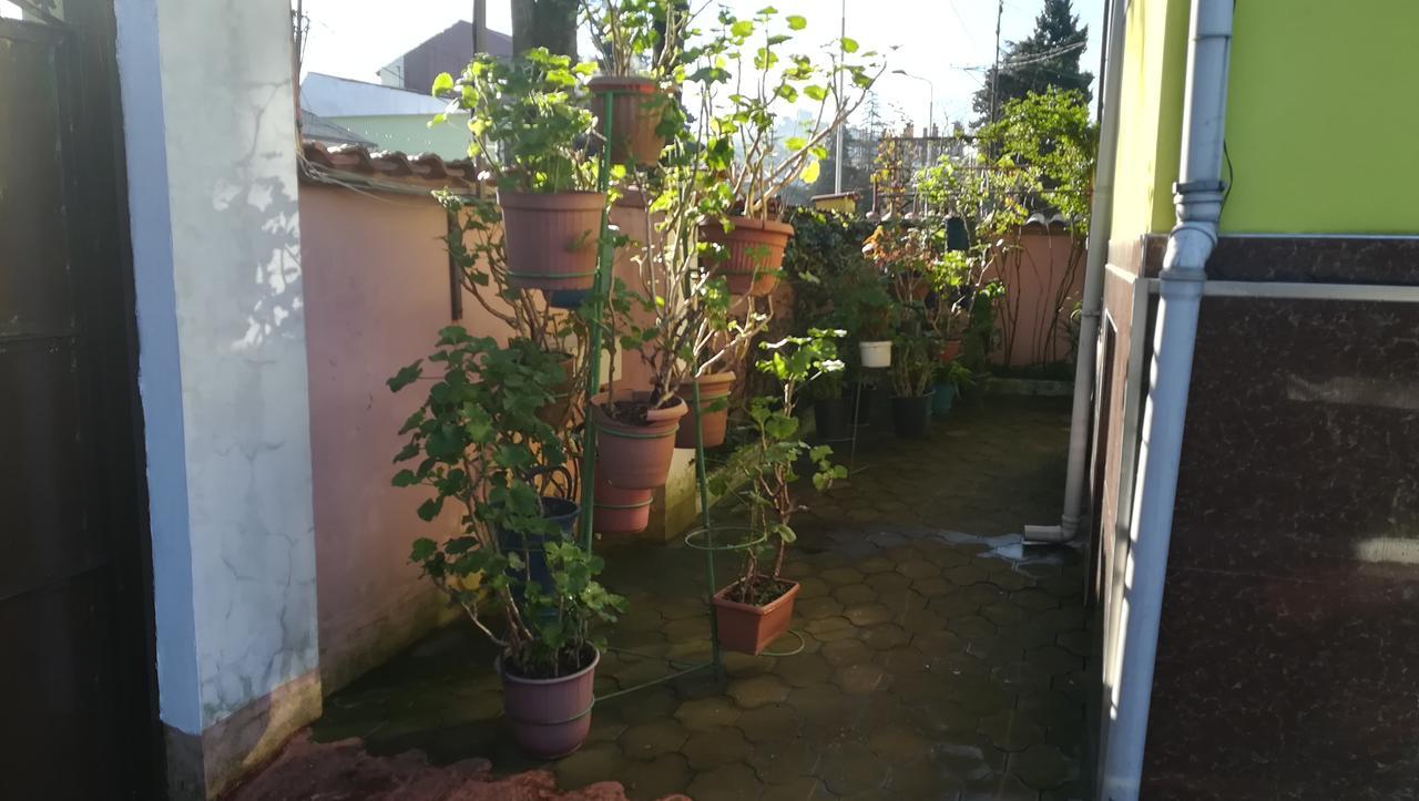 Guest House Nadejda Batumi Zewnętrze zdjęcie